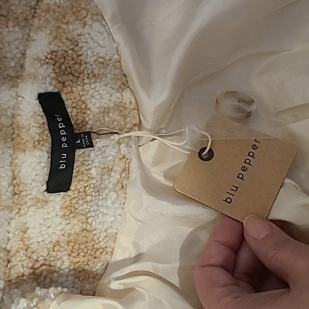 Blu Pepper Cream and Tan Teddy Jacket - Picture 5 of 7